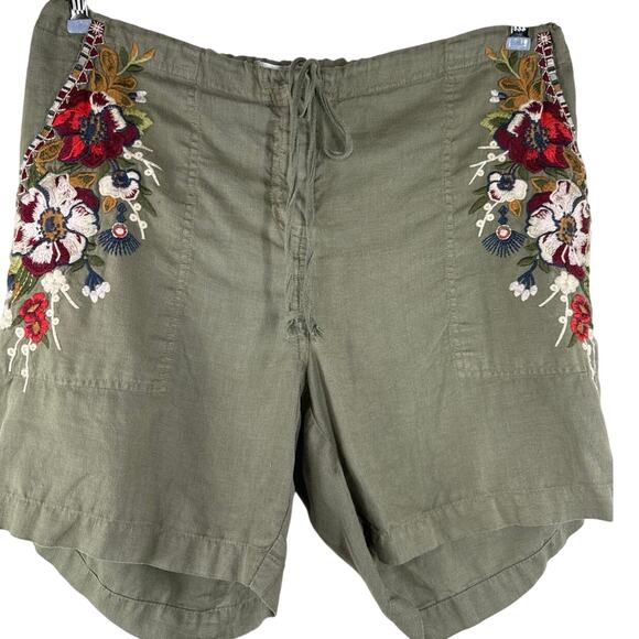 JW Los Angeles/Johnny Was Green Floral Embroidered Shorts, Size Medium - Picture 1 of 6